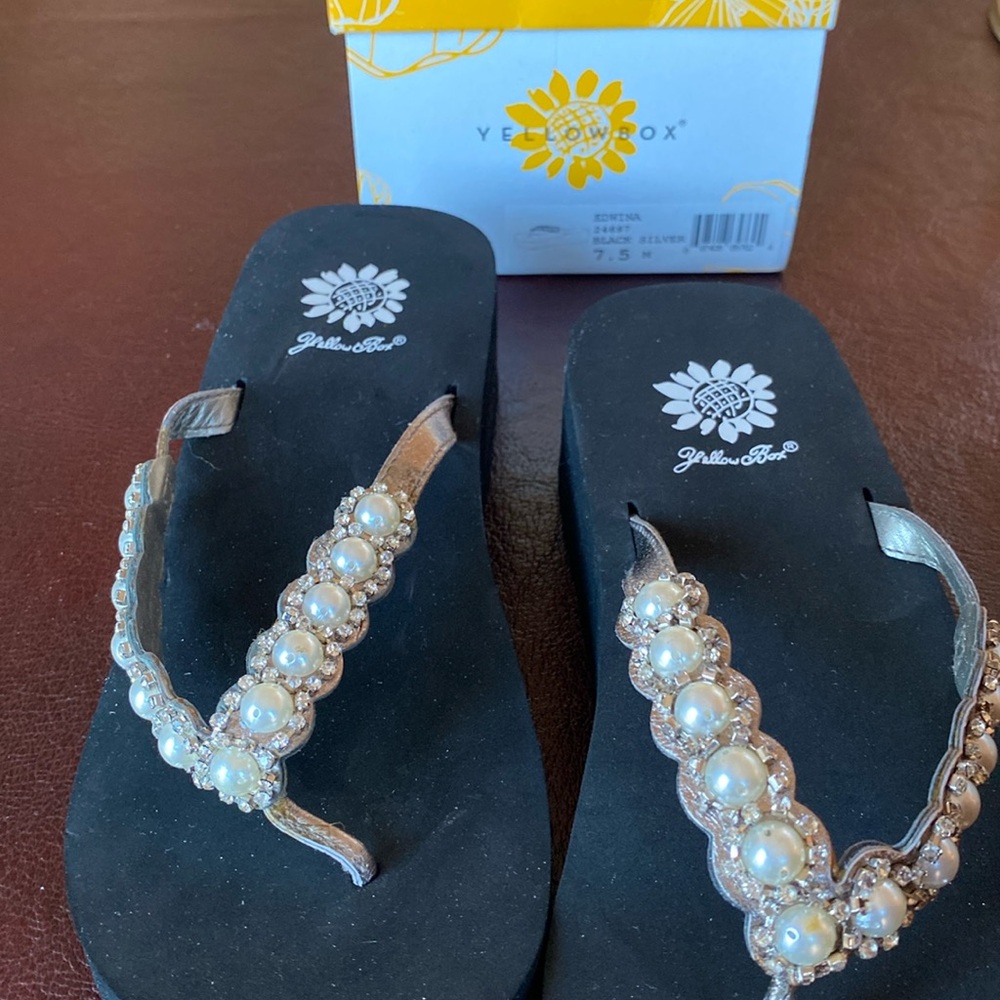 Yellowbox NIB Pearl and rhinestone flip flops in size 7 1/2. Beautiful!